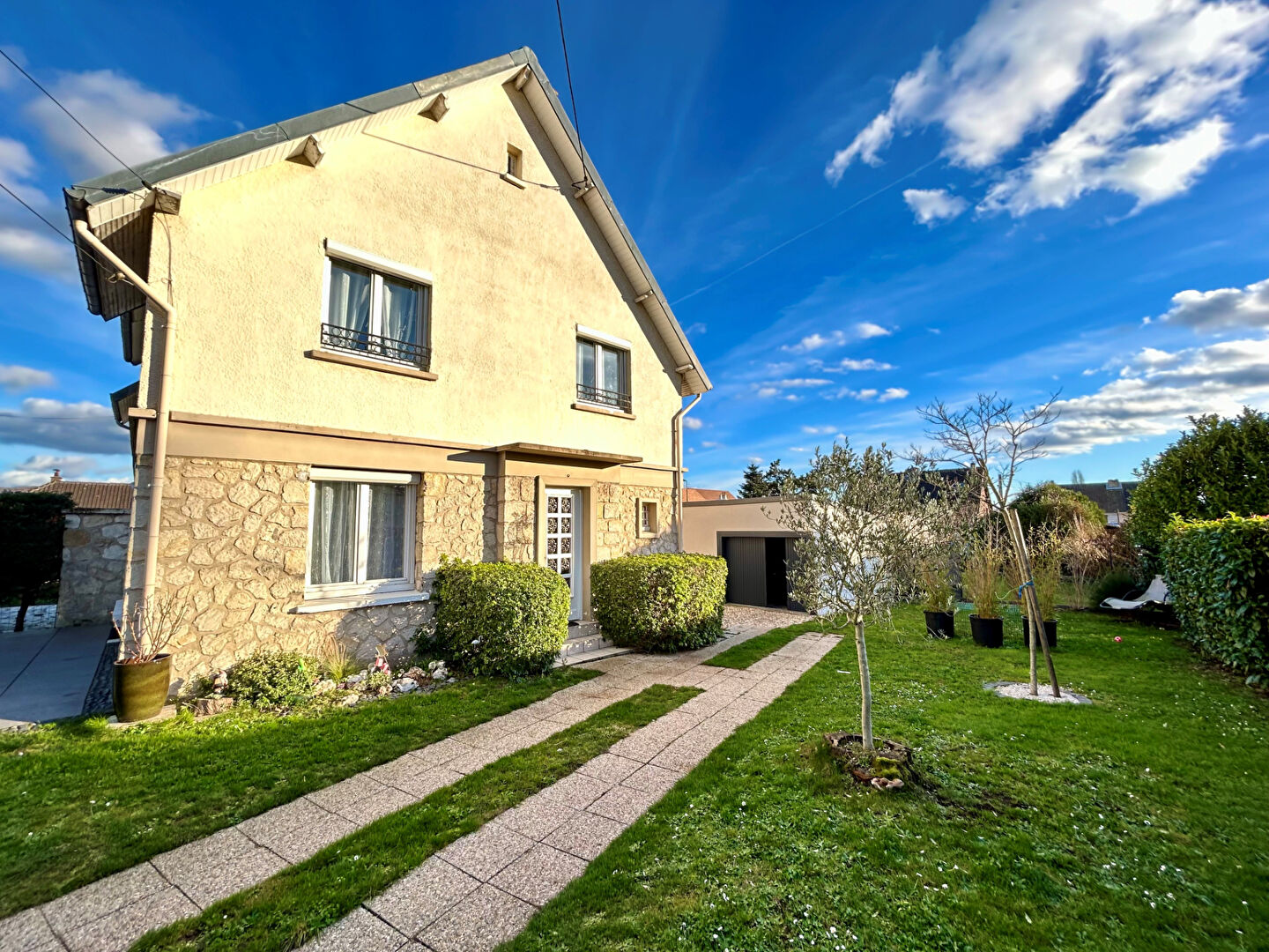 Maison-Villa - SAINT ETIENNE DU ROUVRAY