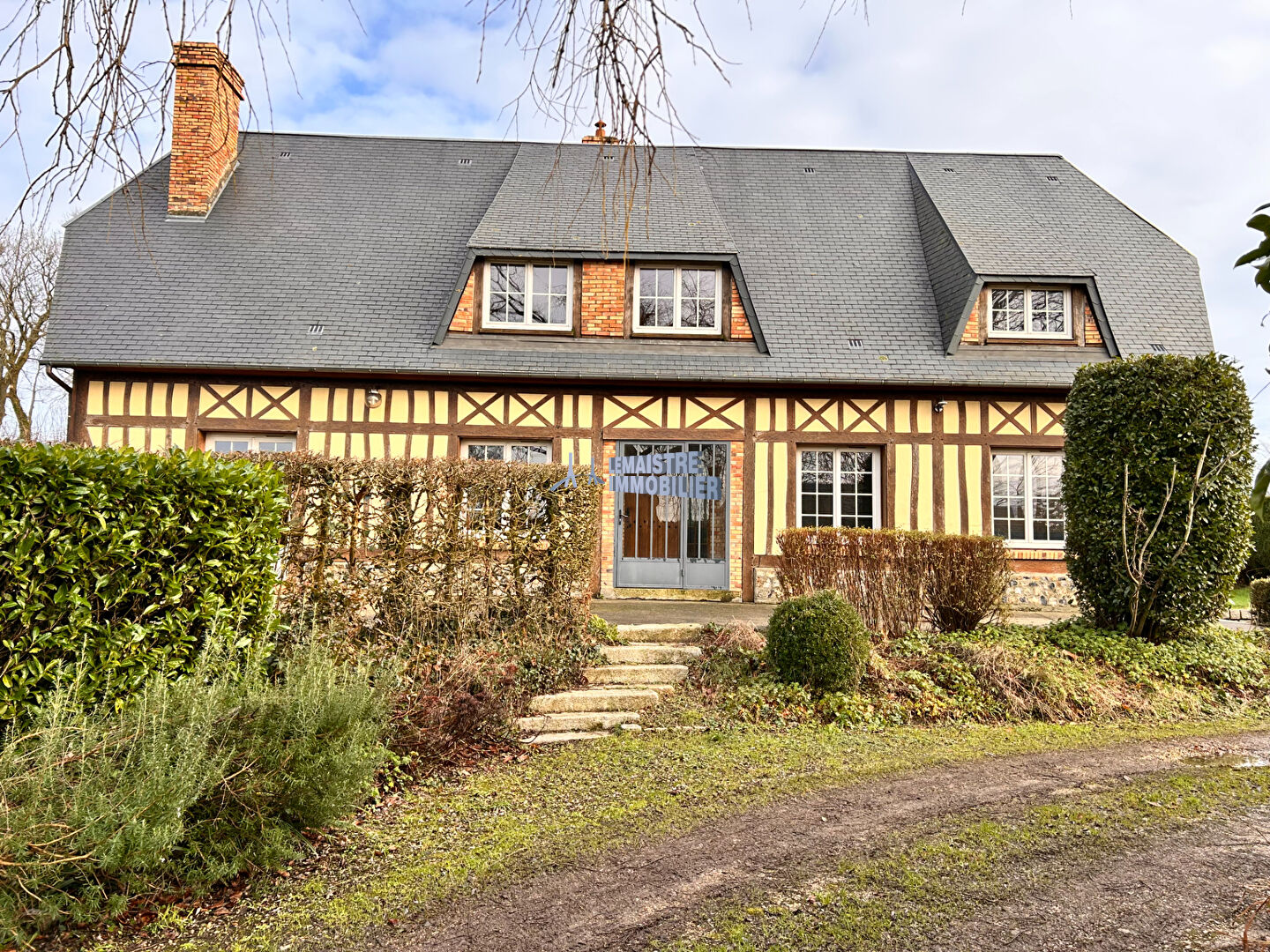 Maison-Villa - ANGERVILLE L ORCHER