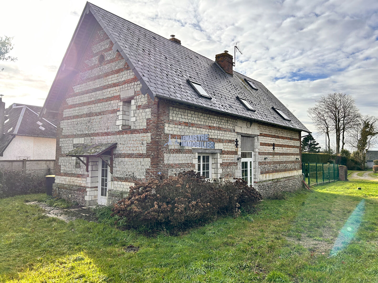 Maison-Villa - ANGERVILLE L ORCHER