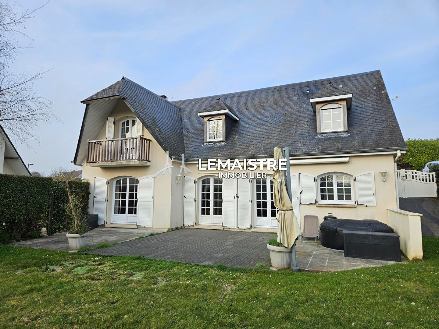 Maison-Villa - FONTAINE LA MALLET