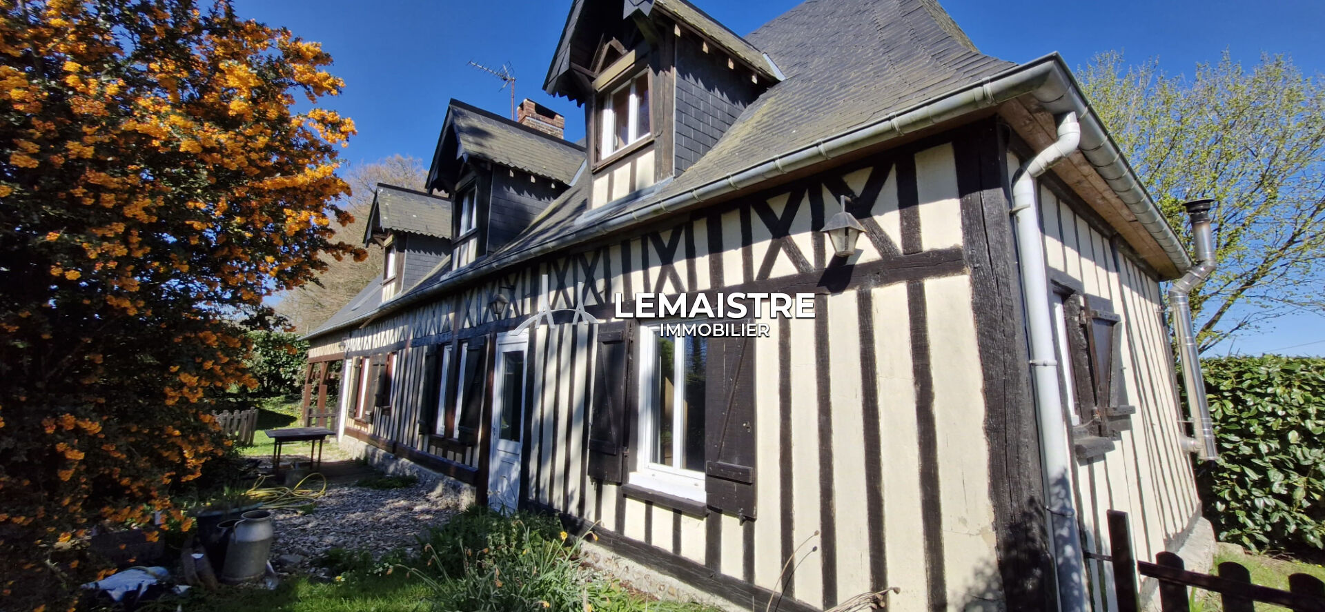 Maison-Villa - YERVILLE