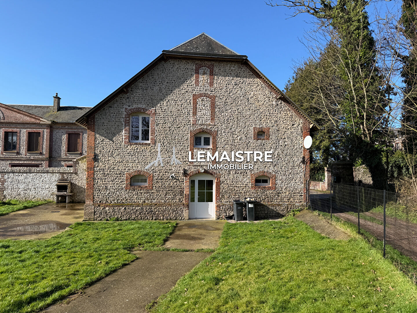 Maison-Villa - LES LOGES