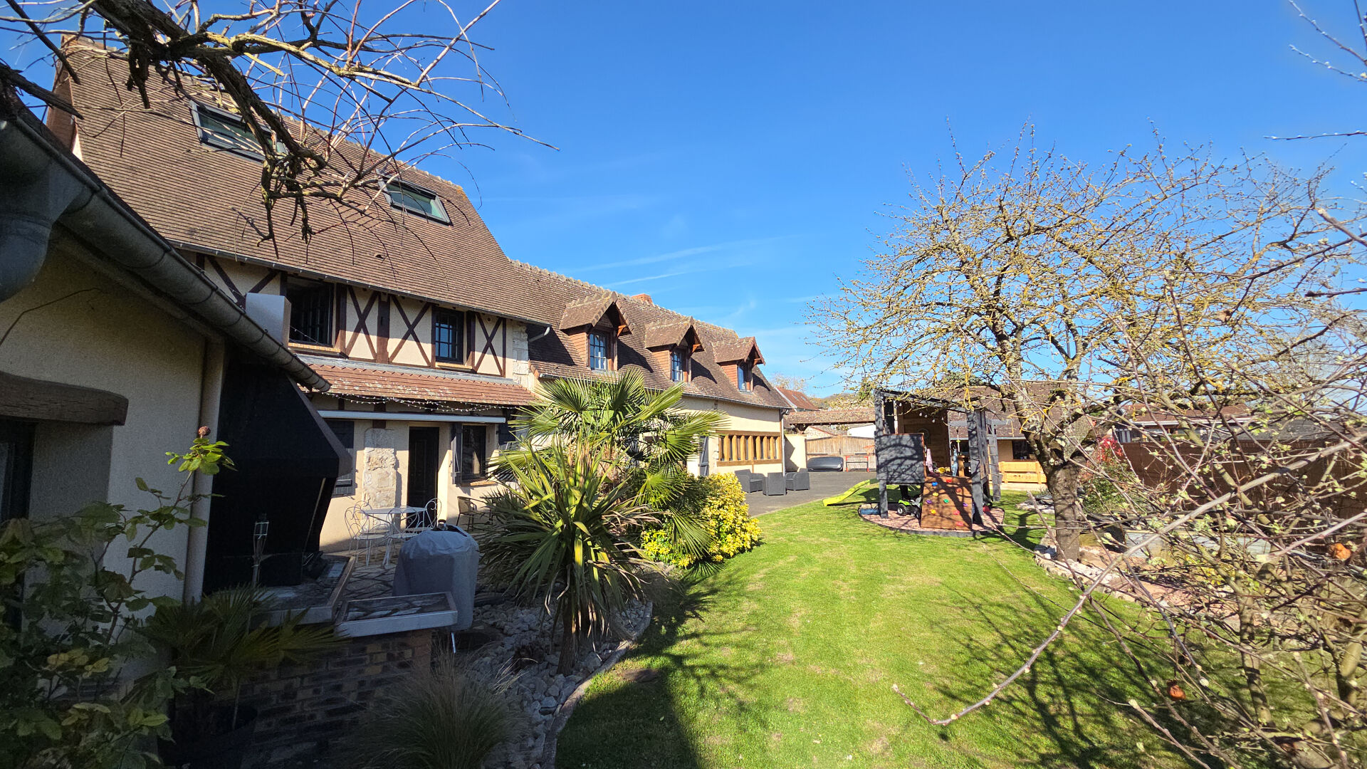 Maison-Villa - FRENEUSE