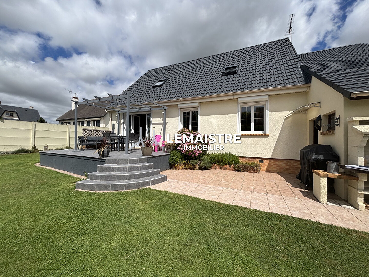 Maison-Villa - SAINT LAURENT DE BREVEDENT