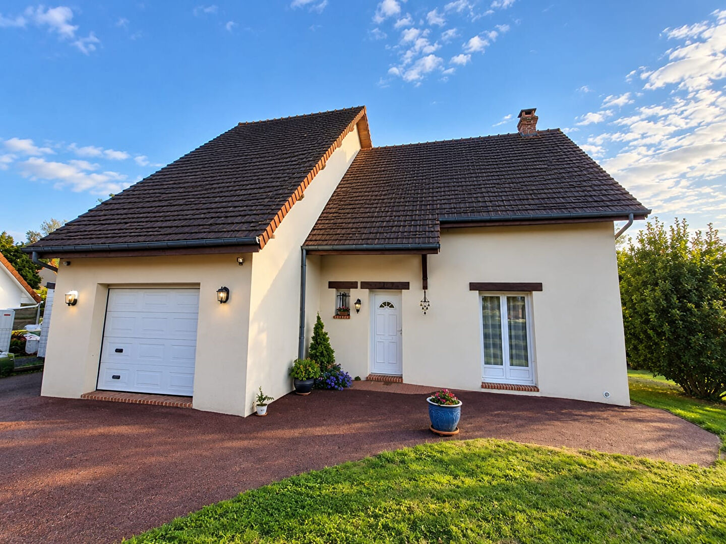 Maison-Villa - BOURG ACHARD